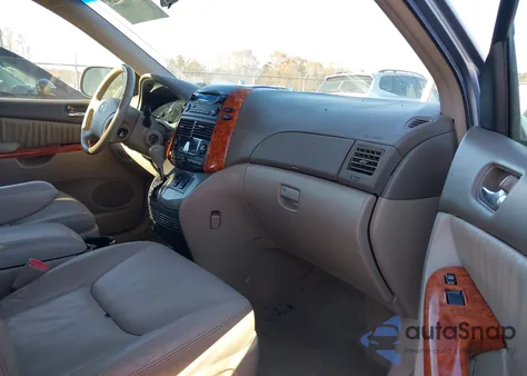 2010 Toyota Sienna Xle from USA, damaged, VIN 5TDYK4CC6AS320562